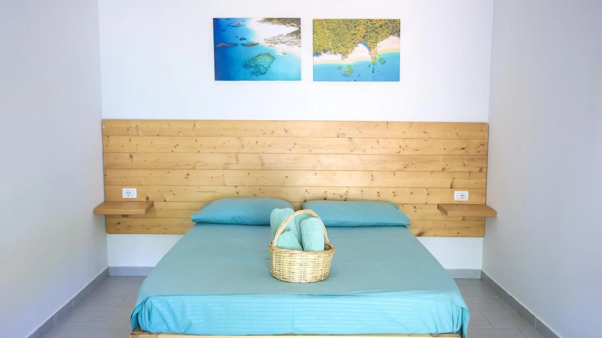 Casablanca Rooms Dhermi Guest house